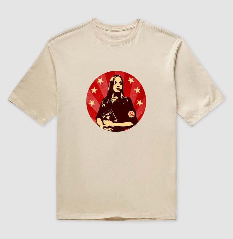Camiseta Oversized Gatinha Comunista